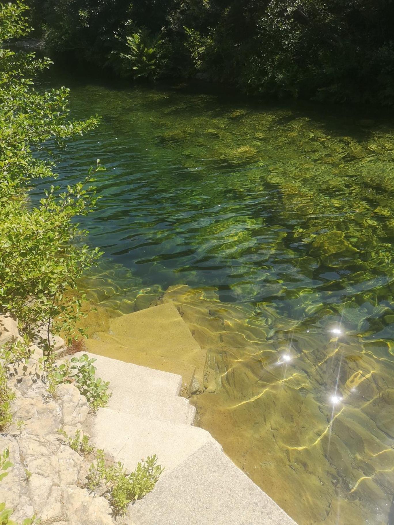 Villa Les Pieds Dans L'Eau Le Pont du Travo Kültér fotó